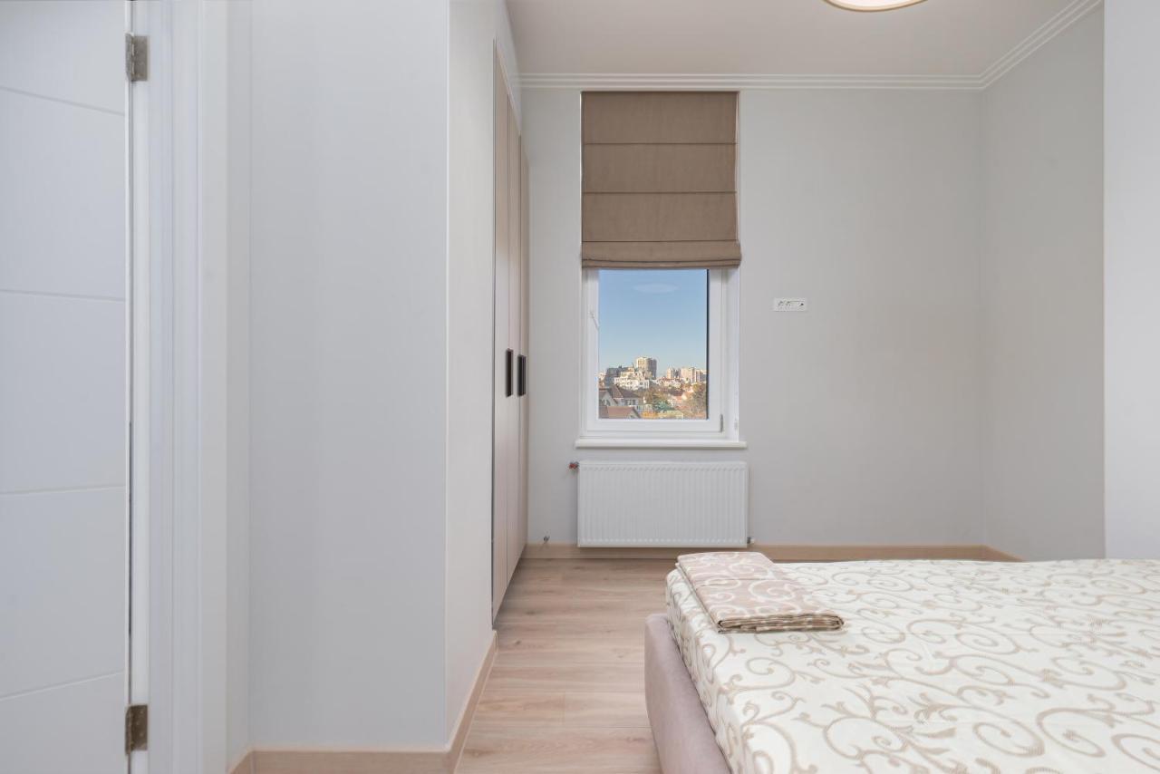 Sea Symphony 3-Bedrooms Apartment Одеса Екстериор снимка