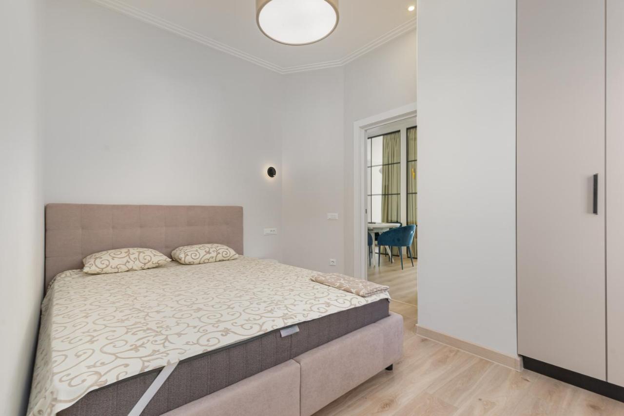 Sea Symphony 3-Bedrooms Apartment Одеса Екстериор снимка