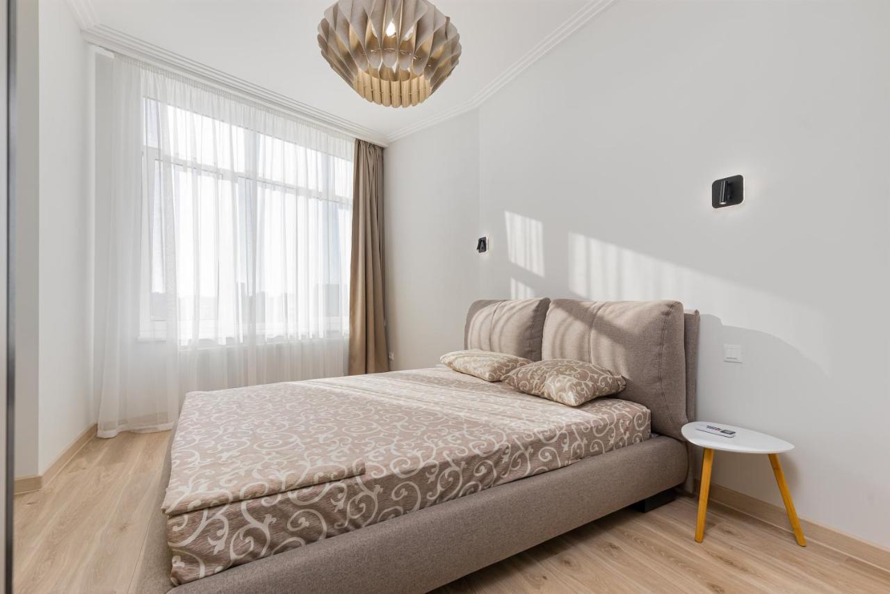 Sea Symphony 3-Bedrooms Apartment Одеса Екстериор снимка